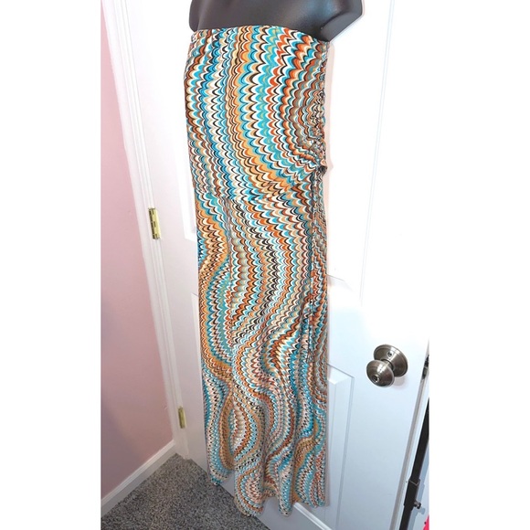 Soho Chick strapless maxi dress - Picture 2 of 4